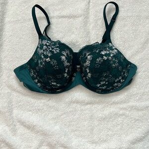 Elegant Lace Underwire Bra in Green and Silver